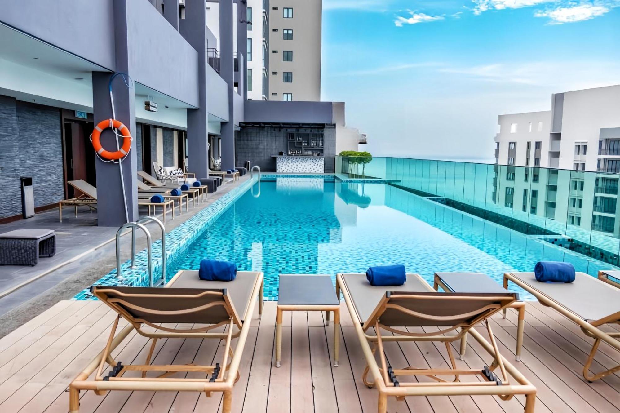 Jazz Service Suites Penang George Town Exteriör bild